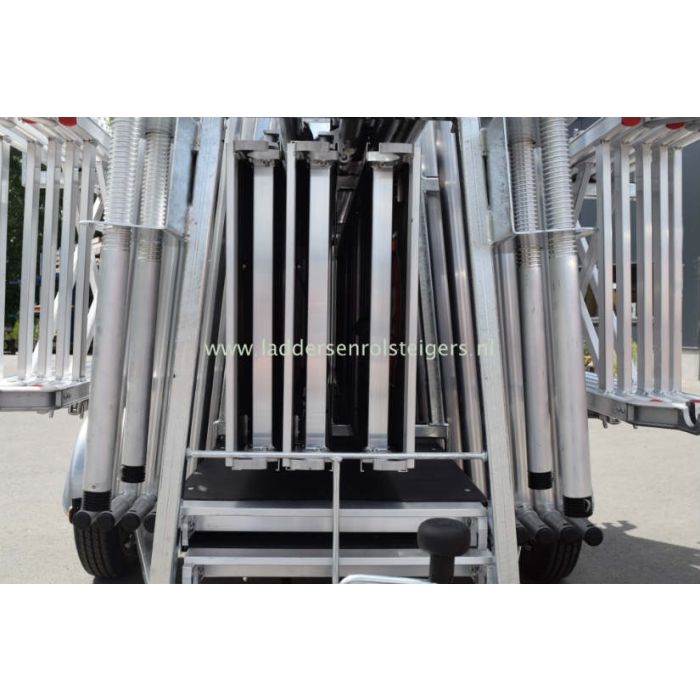Altrex RS52 135x245 8,2M WH Fiber-Deck® incl. Aanhanger DeLuxe